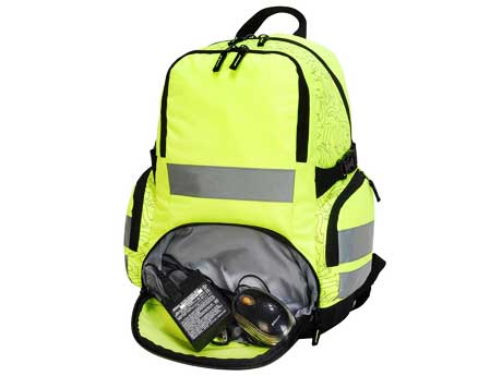 Rucksack in Warnfarbe mit Reflektorstreifen